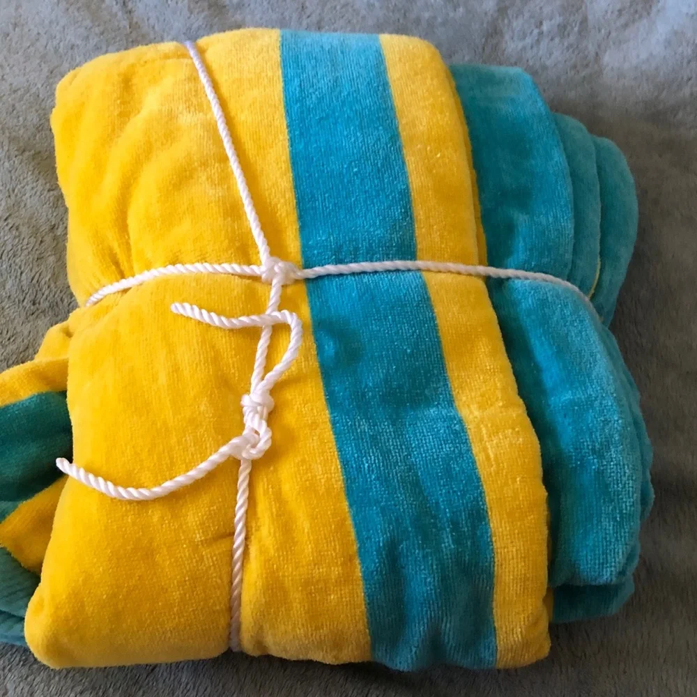 NWT Oversized Beach TOWEL FOR TWO 100% cotton